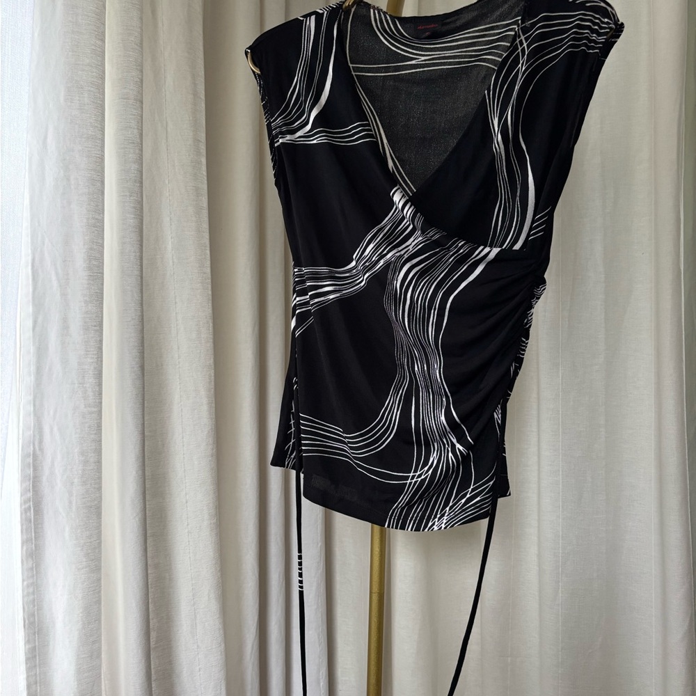Black and White Abstract Wrap Top